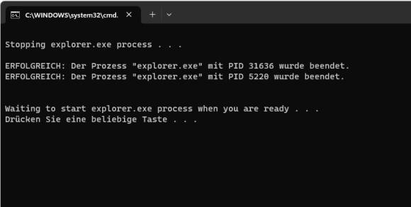«Restart Explorer with Pause» beendet den Explorer-Task, wartet aber mit dessen Neustart, bis Sie ihm hier das OK geben Die Eingabeaufforderung wartet auf Ihre Bestätigung