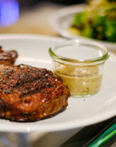 Wenn Sie Fleisch „rückwärts“ braten, bleibt es immer saftig und zart