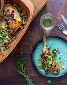 Hähnchenkeulen “Römische Art” aus dem Römertopf