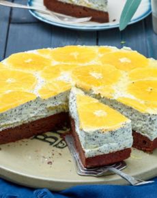 Fruchtige Orangentorte mit Mohnmousse