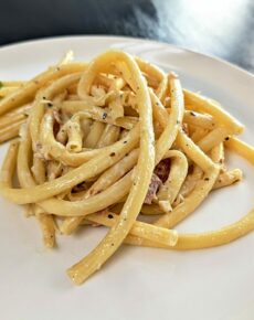 Oma Christels Schinken-Makkaroni mit Sahnesauce 