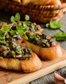 Klassiker mal anders: Knusprige Bruschetta mit Pilzen