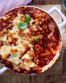 Rigatoni-Auflauf mit Hacksoße