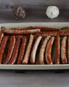 Bratwurst auf dem Ofenzauberer James von Pampered Chef