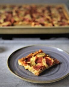 Pizza mit Quark-Öl-Teig im Ofenzauberer von Pampered Chef