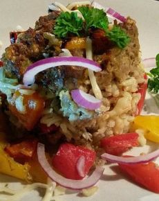 Hackfleisch – Paprika – Reisauflauf aus dem Römertopf