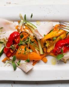 Gemüsepfanne mit geräucherter Putenbrust