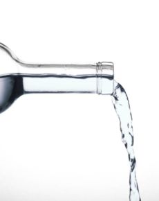 Leitungswasser oder Mineralwasser – was ist gesünder?