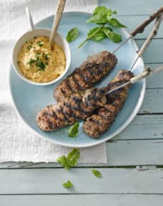 Hackfleisch-Spieße auf türkische Art