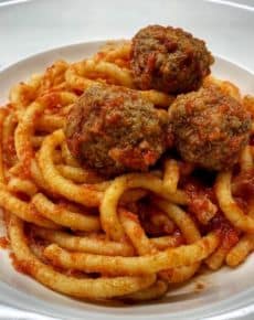 Italienische Fleischklößchen in Tomatensoße – Polpette alla Casalinga in sugo di pomodori