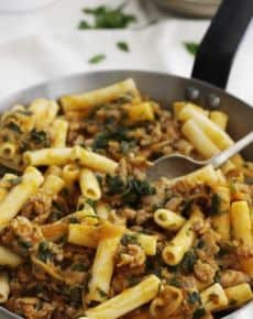 Pasta mit Hackfleisch-Kräuter-Soße