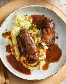 Rinderrouladen mit Speck-Zwiebel-Füllung